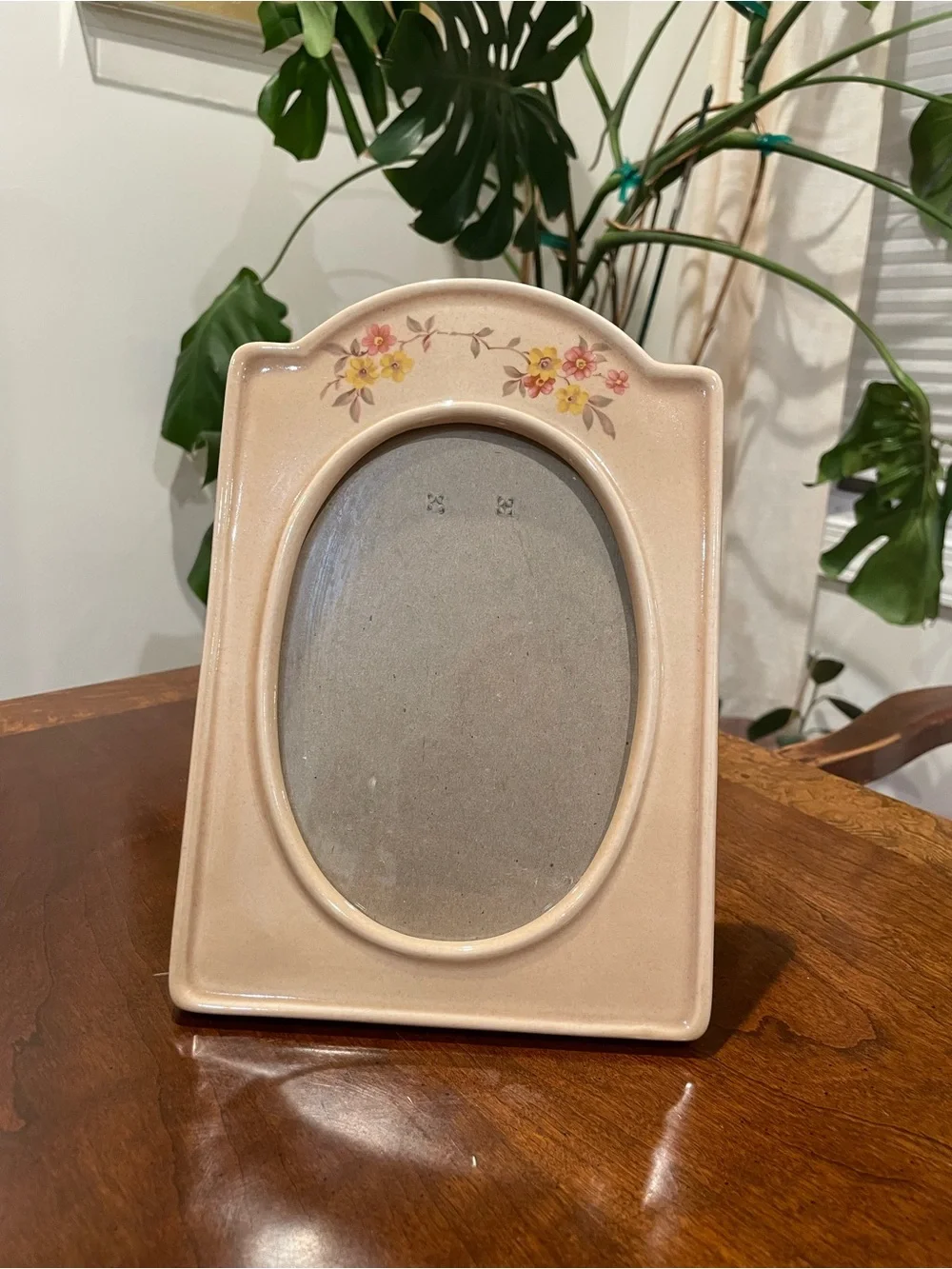 Vintage Floral Ceramic Photo Frame in Soft Peach - Cottagecore